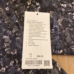 Like new Lululemon Align HR 21” crop size 12